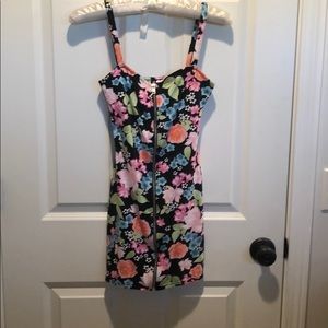 Divided front zip form fitted floral dress